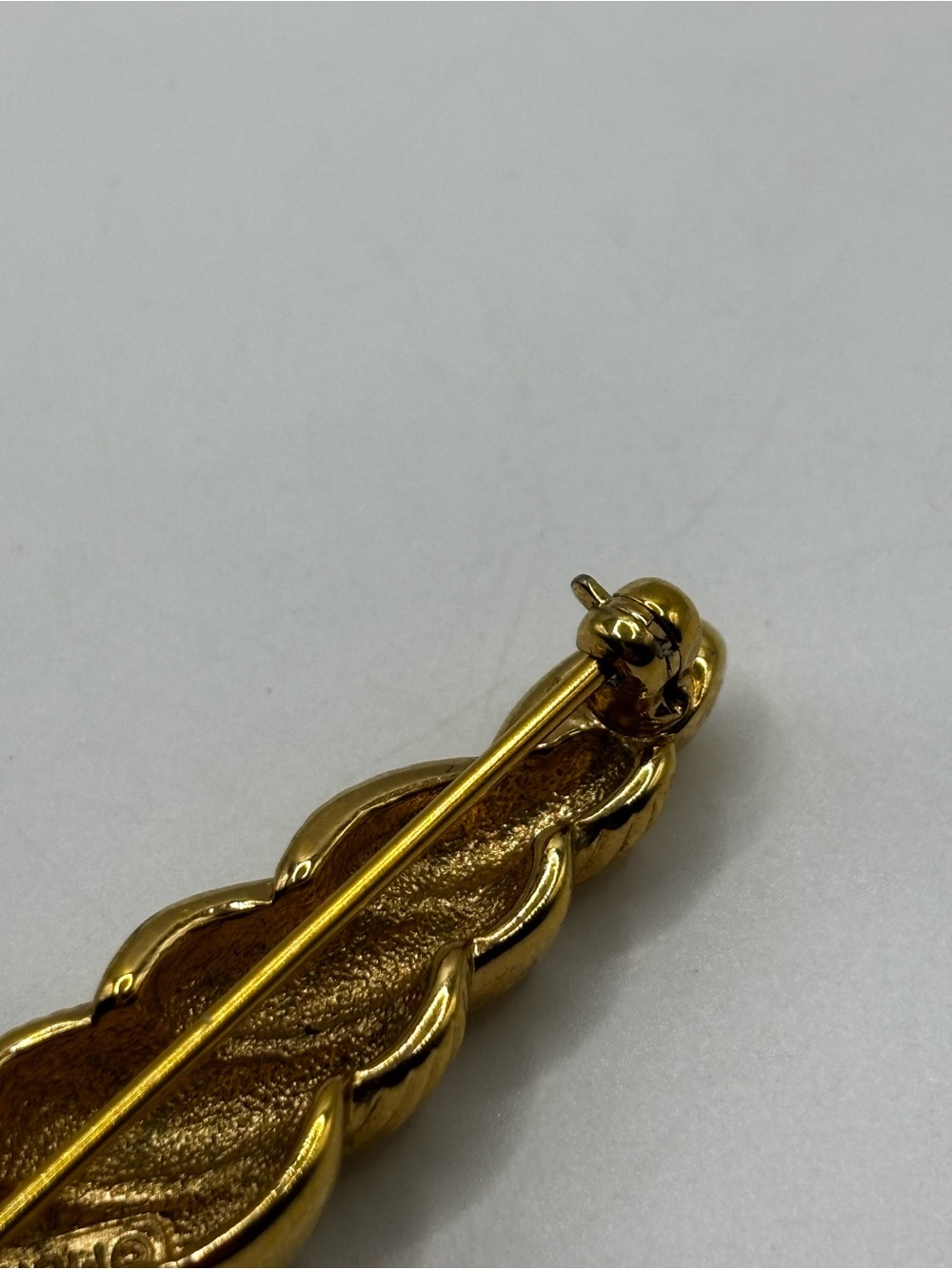 Vintage Gold-Tone Twisted Rope Bar Brooch - Picture 7 of 10